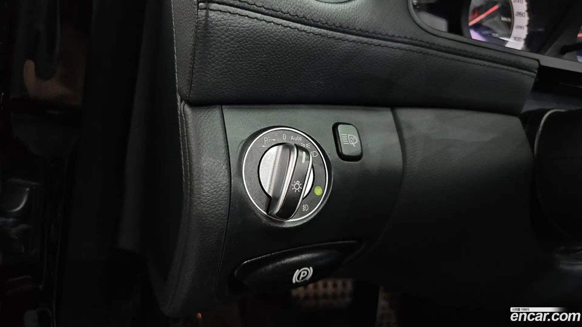 SL-Class Mercedes-Benz 2010.0-OPTION-024