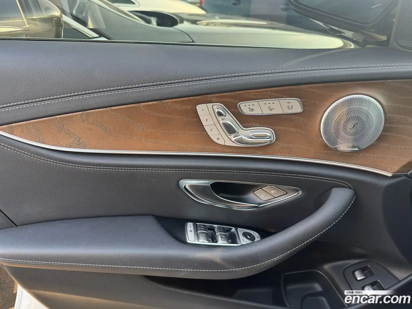 E-Class Mercedes-Benz 2020.8-INNER-010