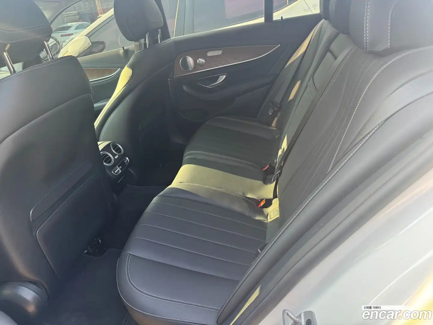 E-Class Mercedes-Benz 2020.8-OPTION-016