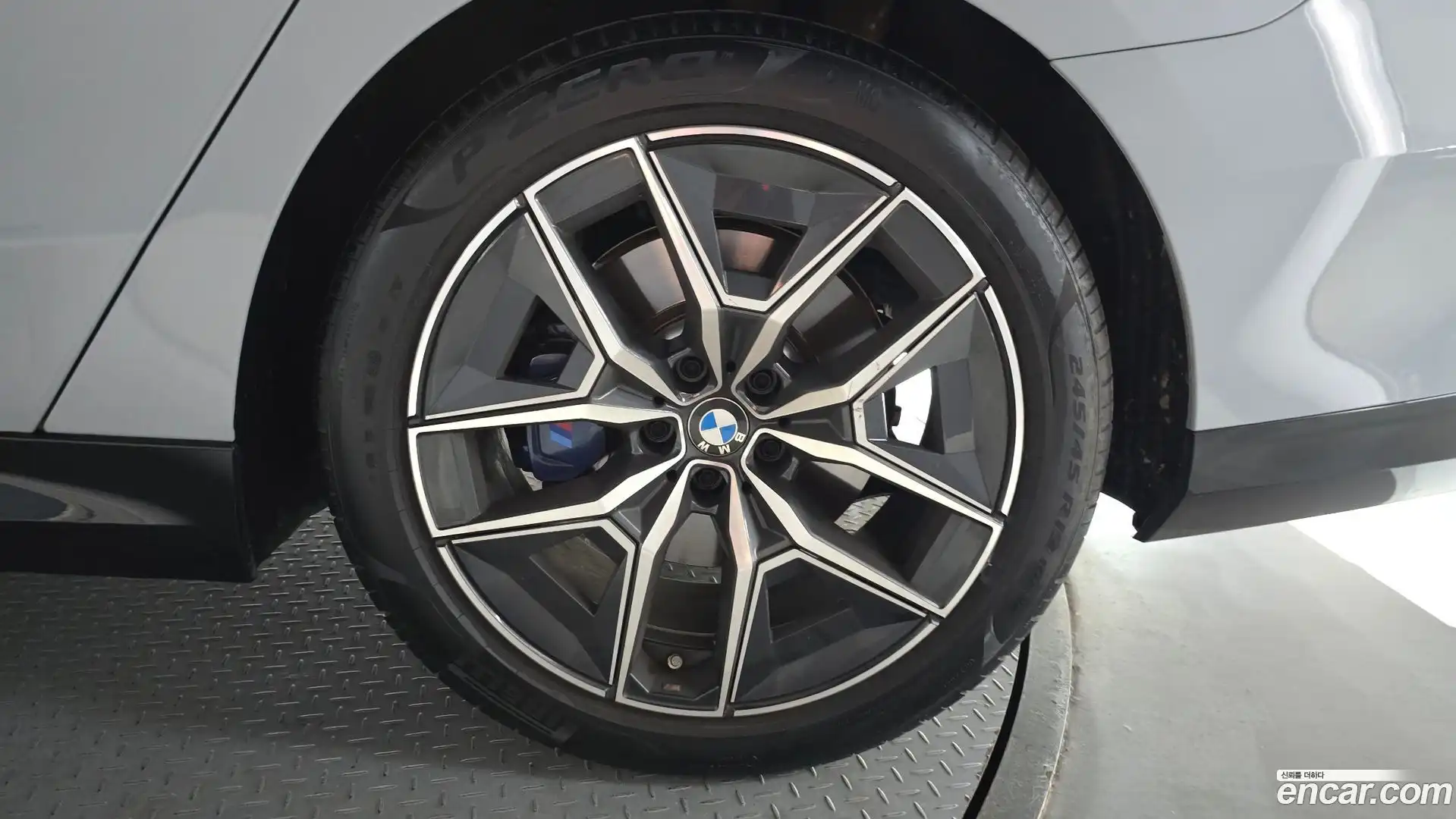 5-Series BMW 2025.9-OUTER-031