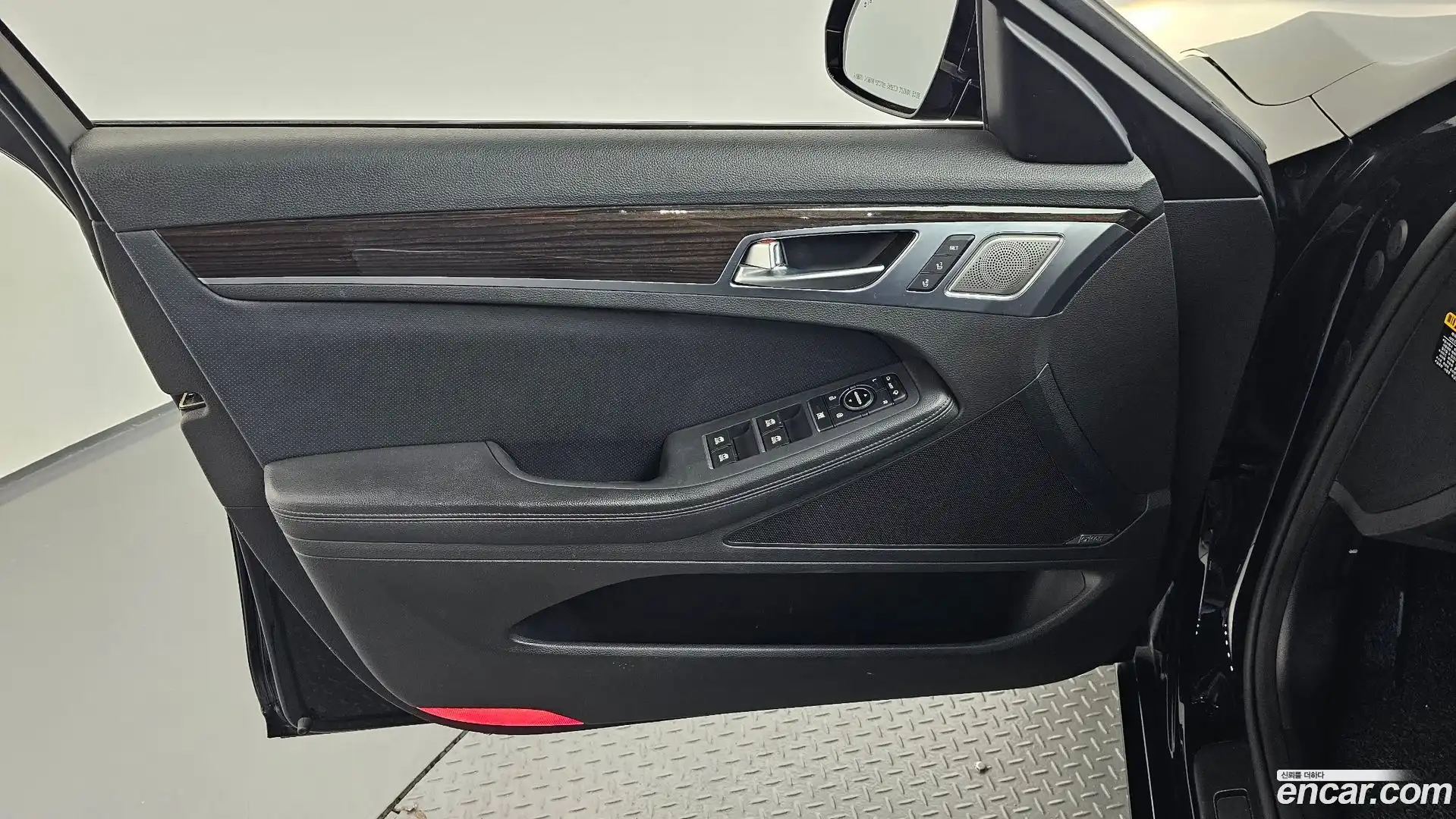 G80 Genesis 2020.1-INNER-034