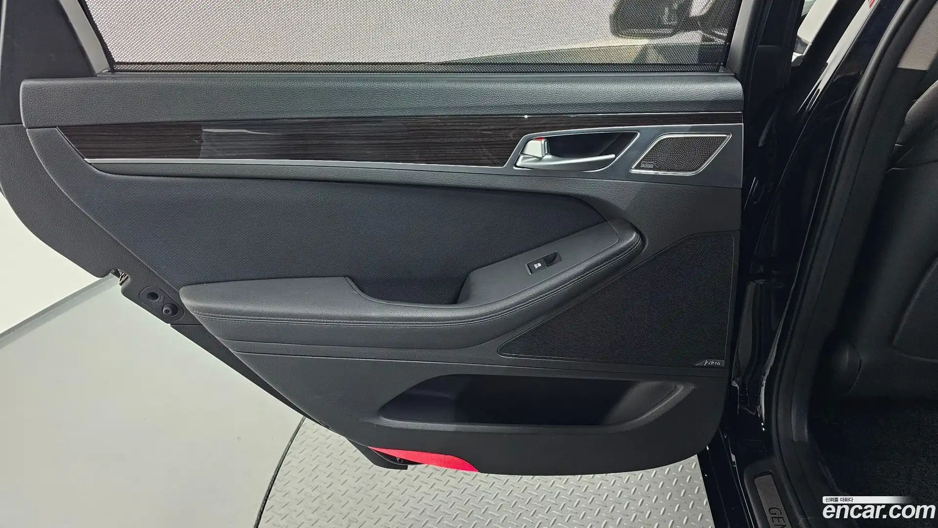 G80 Genesis 2020.1-INNER-035