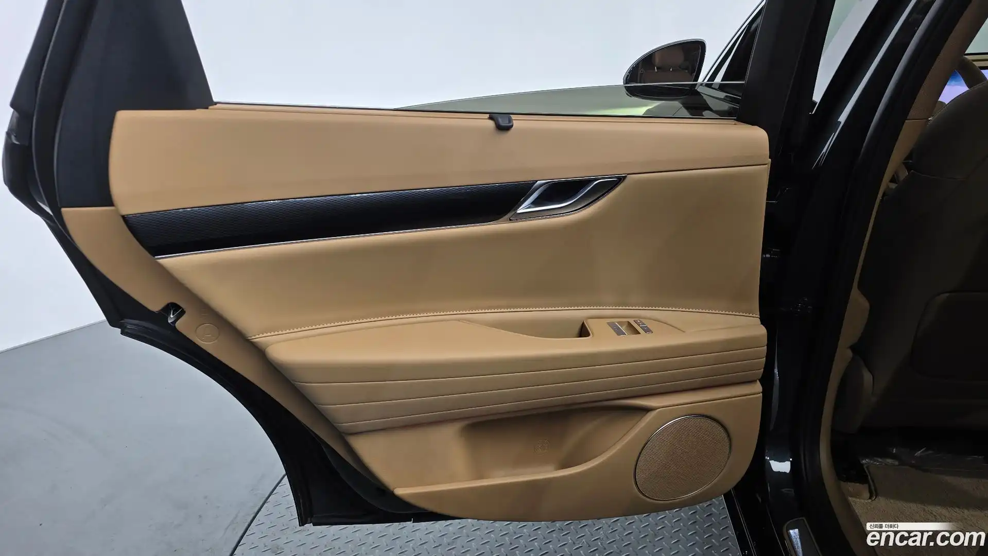 G80 Genesis 2025.2-INNER-035