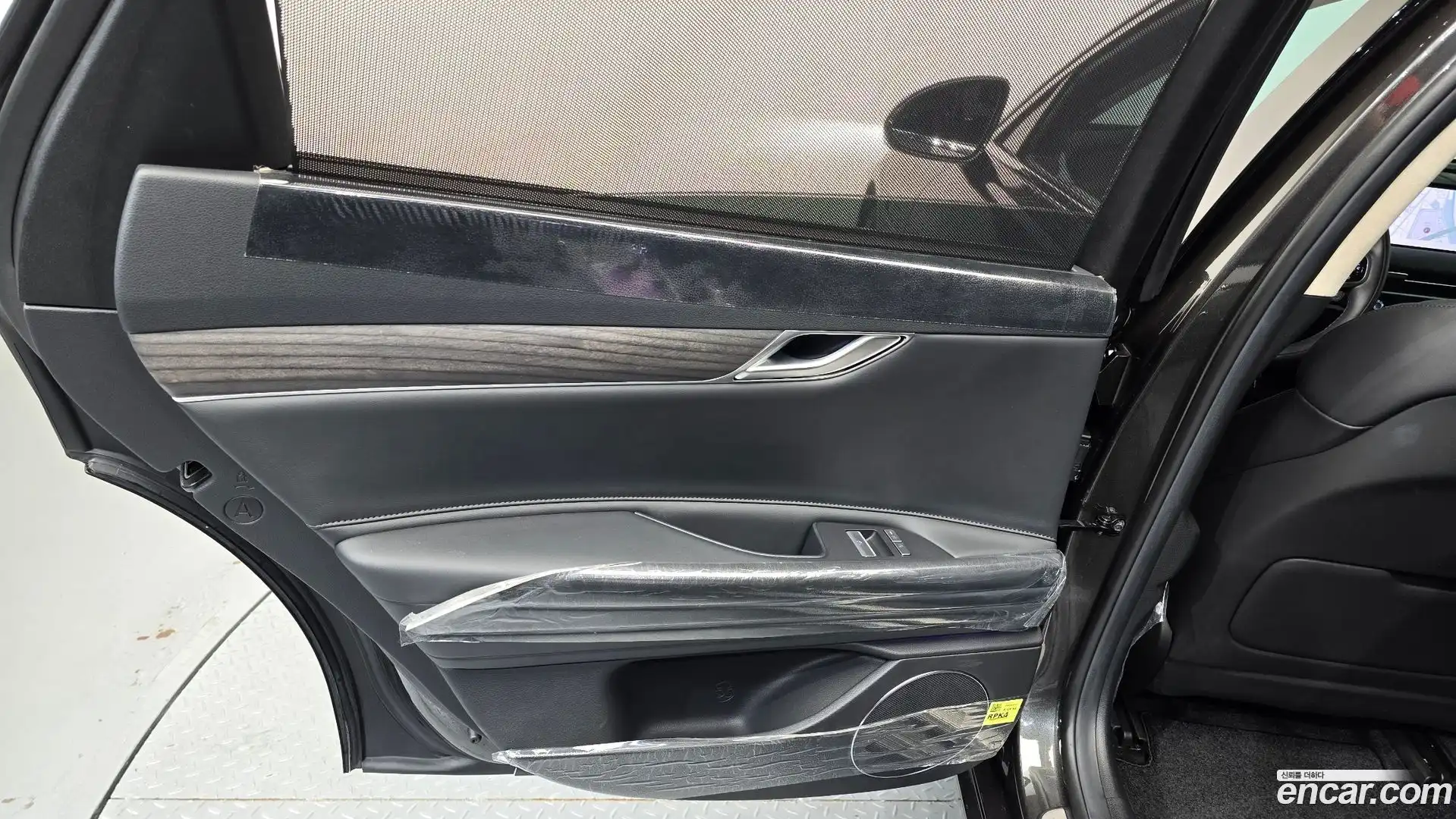 G80 Genesis 2025.8-INNER-035