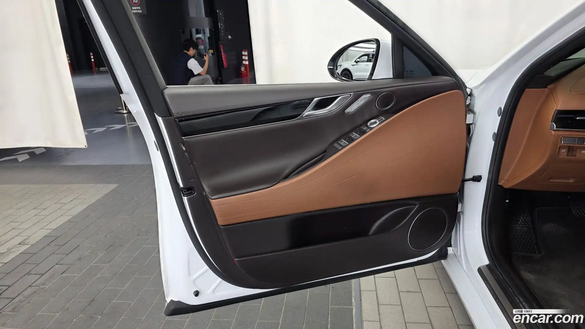 G80 Genesis 2021.0-INNER-034
