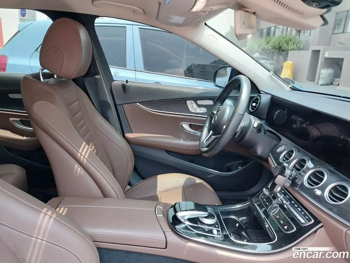 E-Class Mercedes-Benz 2019.2-INNER-010