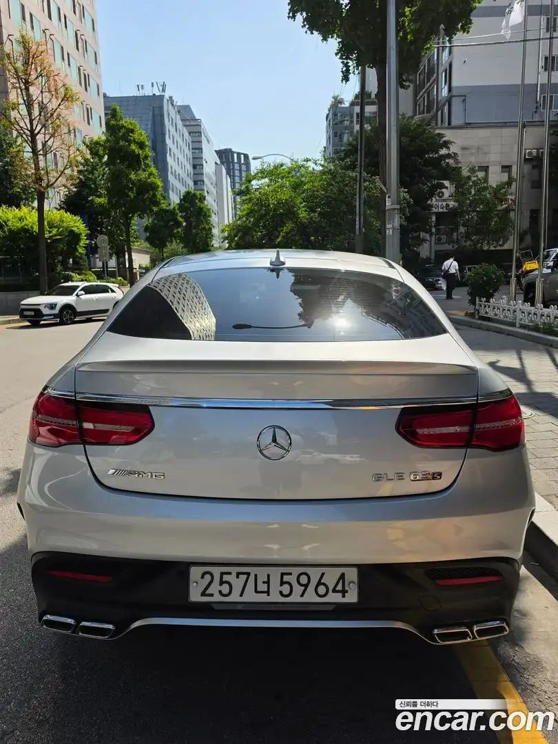 GLE-Class Mercedes-Benz 2019.11-OUTER-002