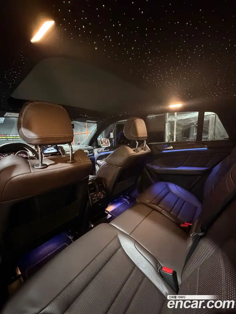 GLE-Class Mercedes-Benz 2019.11-INNER-009