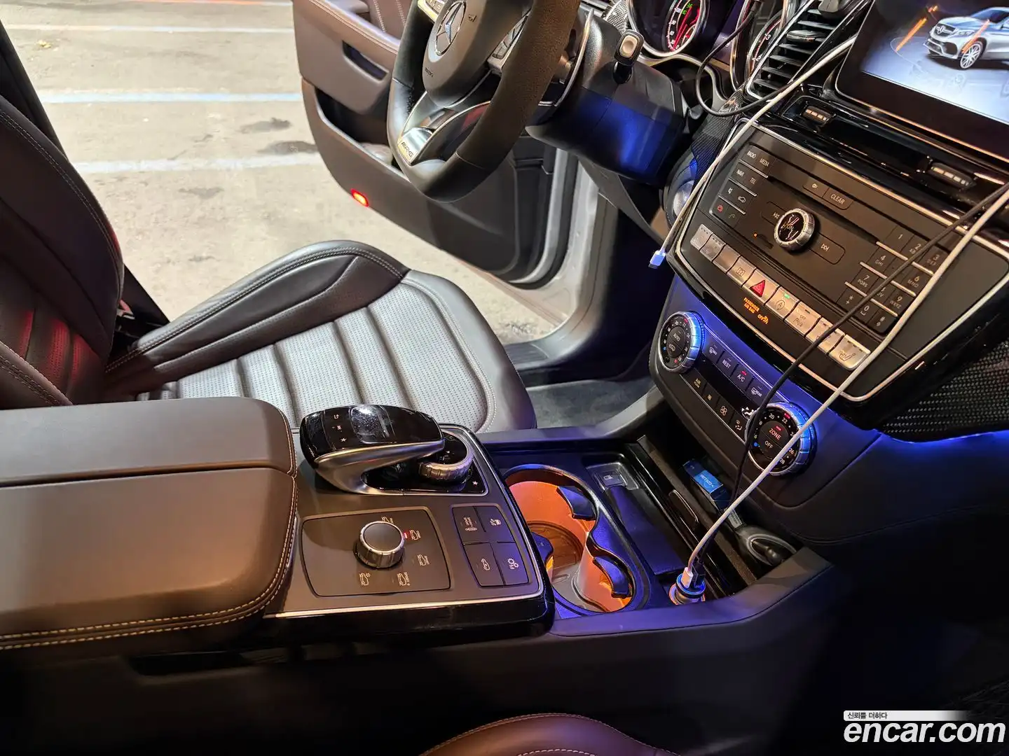 GLE-Class Mercedes-Benz 2019.11-INNER-010