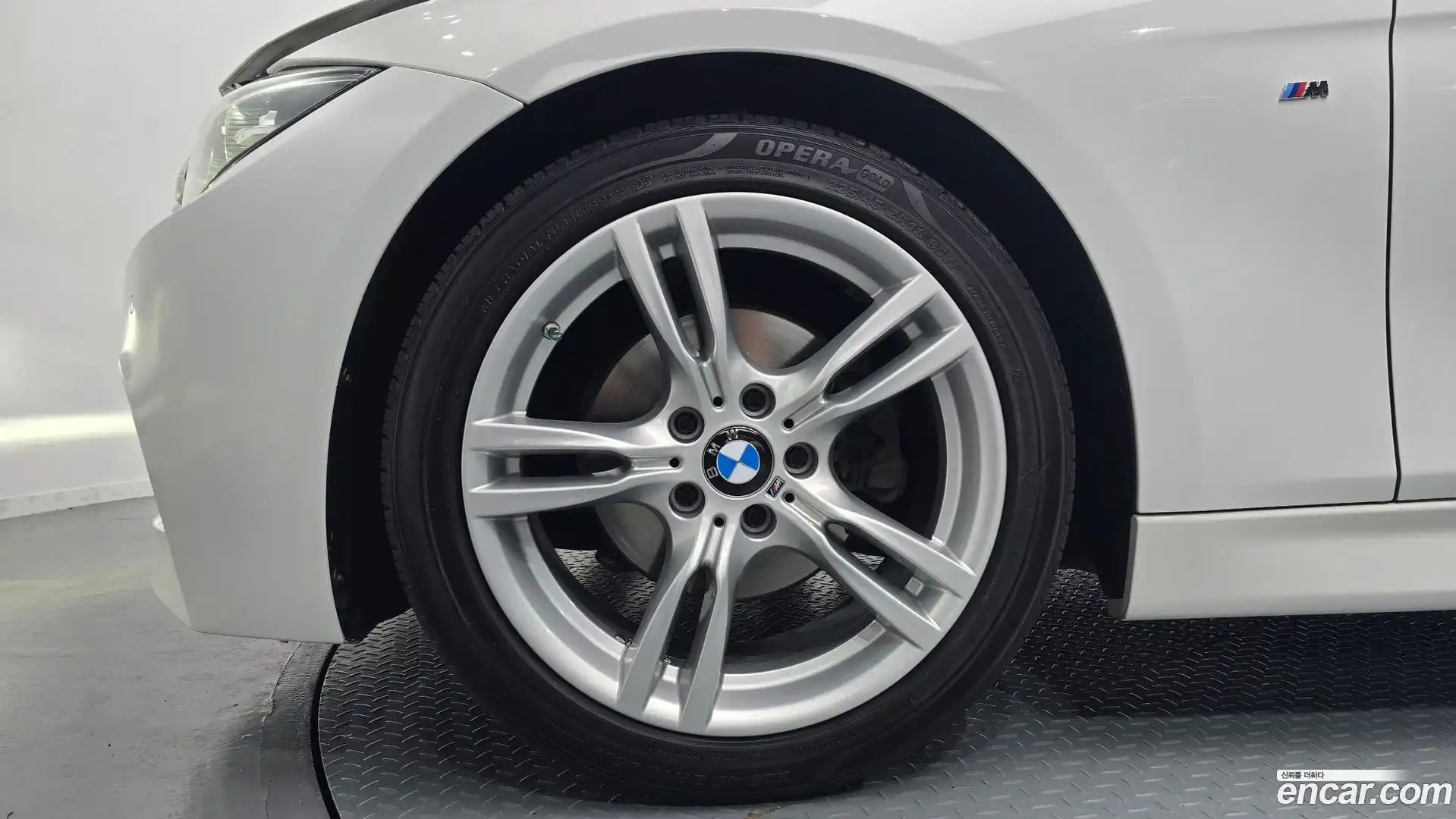 3-Series BMW 2018.6-OUTER-005