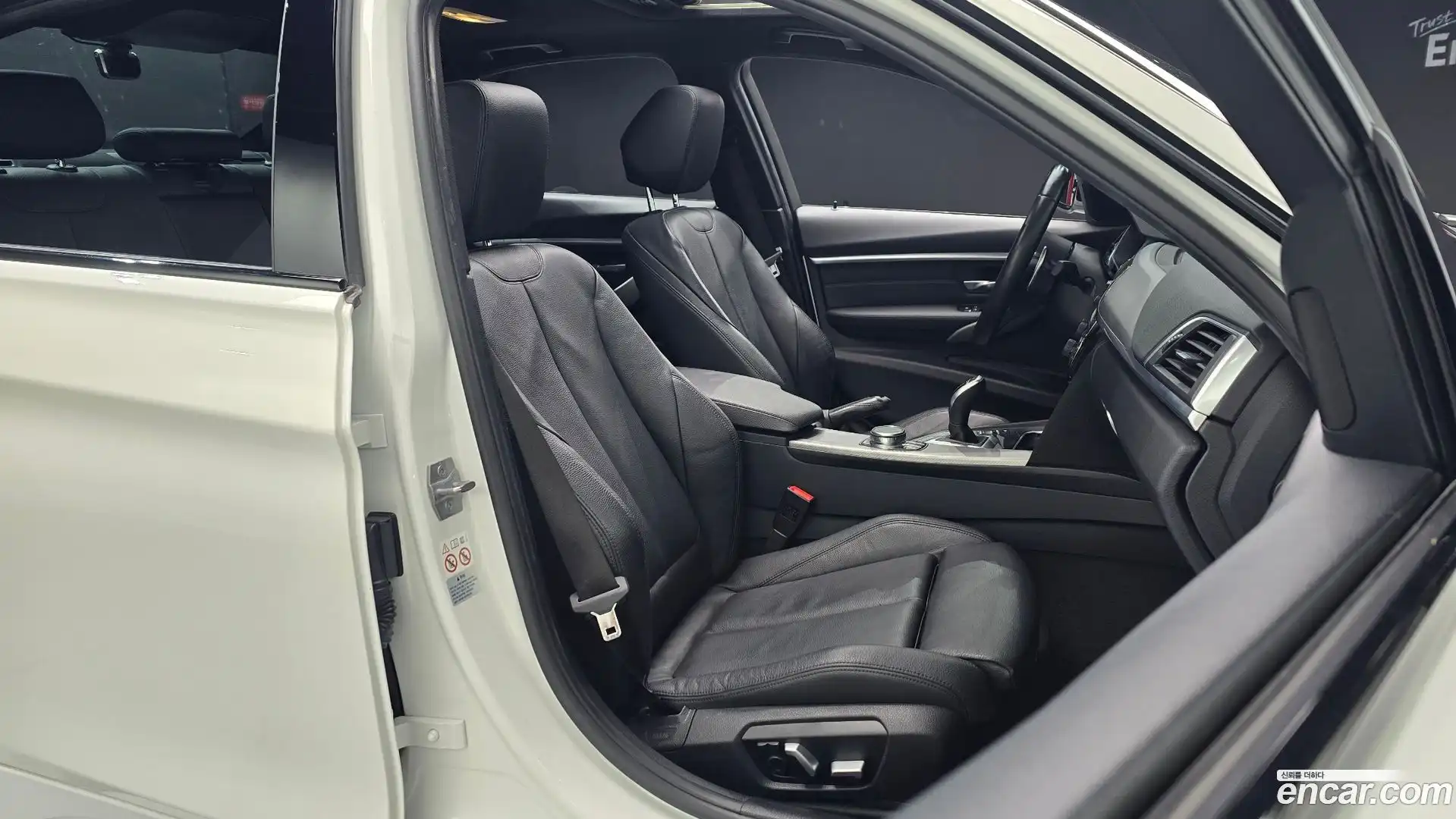 3-Series BMW 2018.6-INNER-010