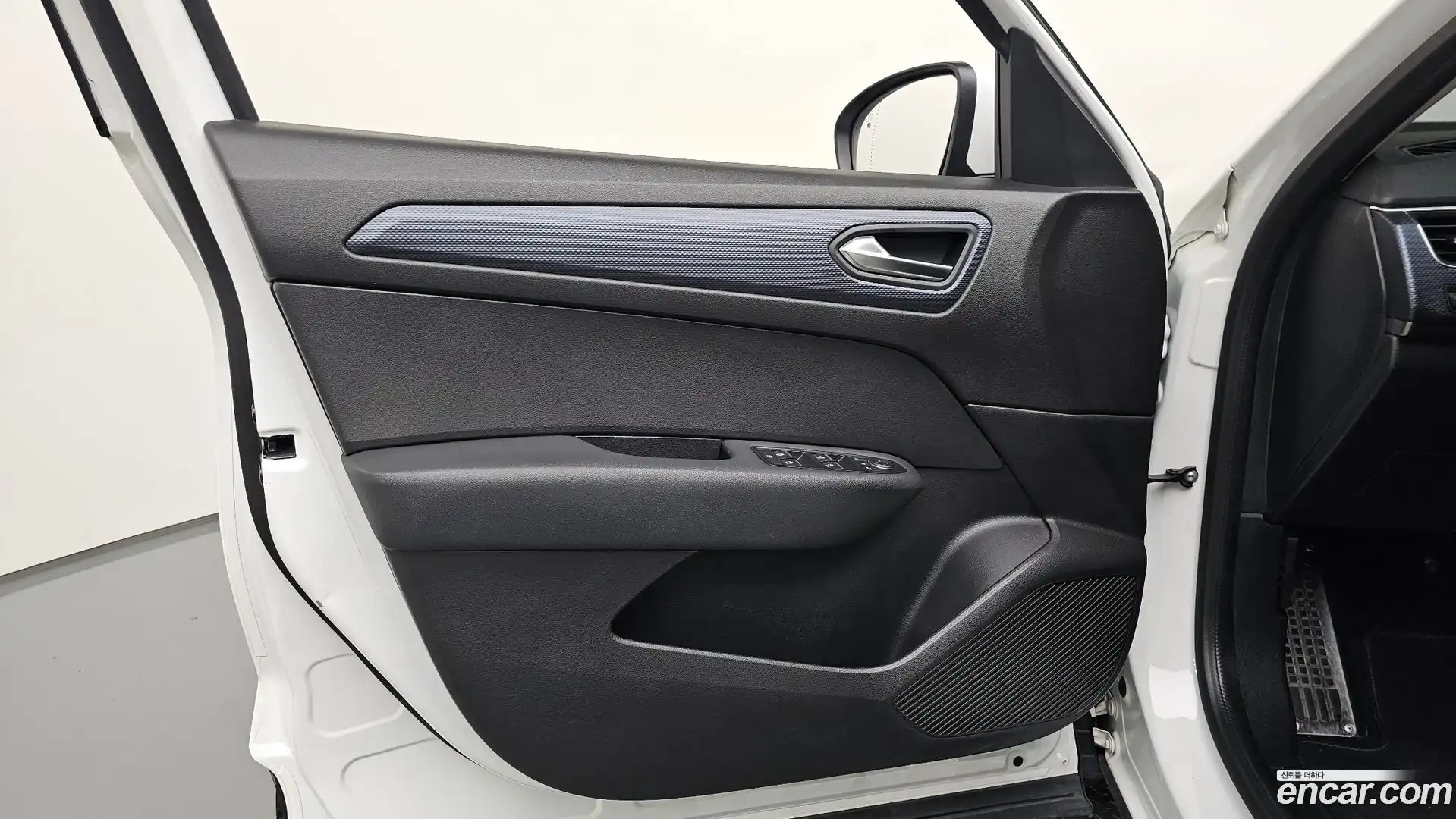 XM3 Renault Korea 2021.0-INNER-034