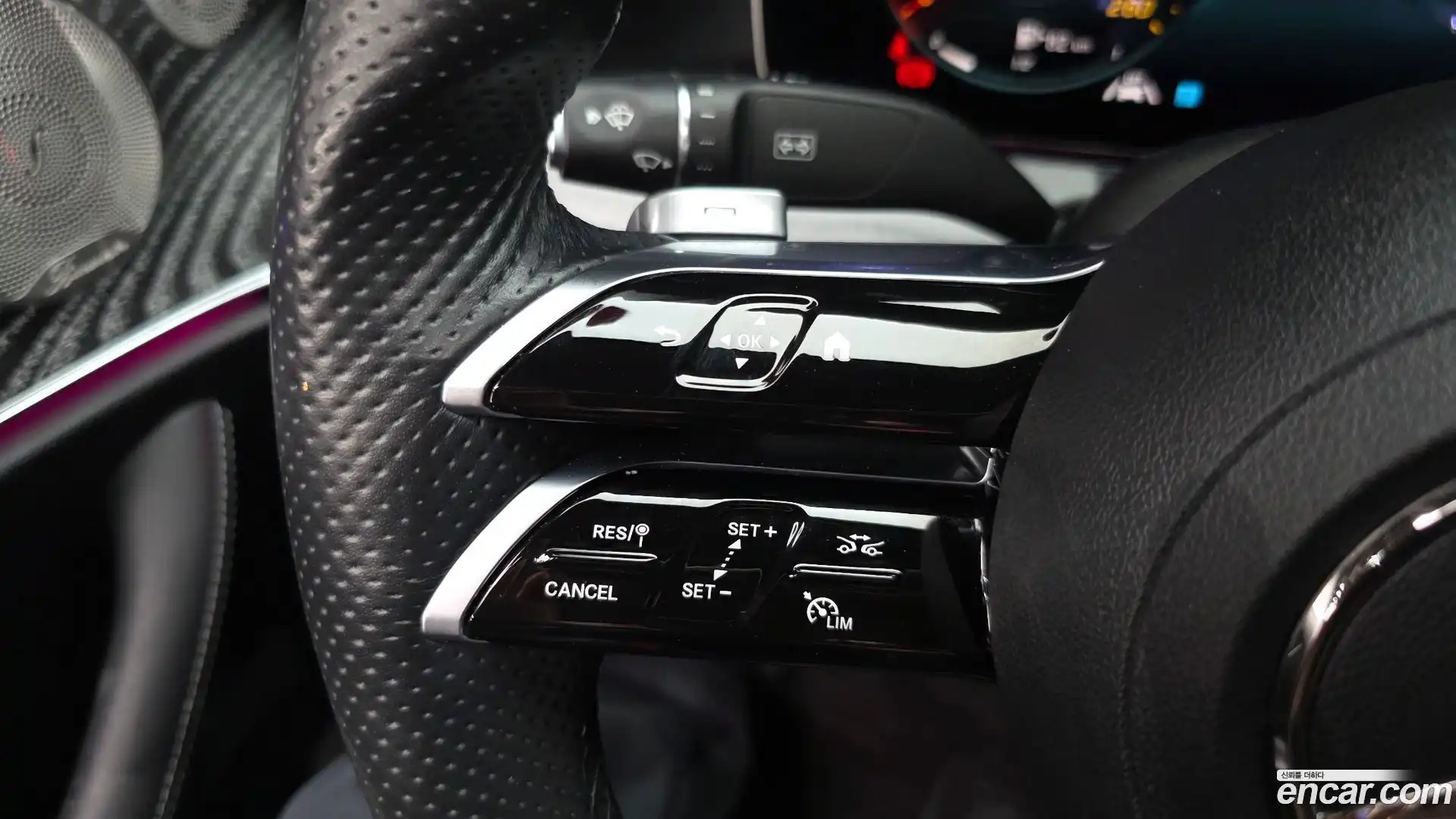 E-Class Mercedes-Benz 2022.3-OPTION-040
