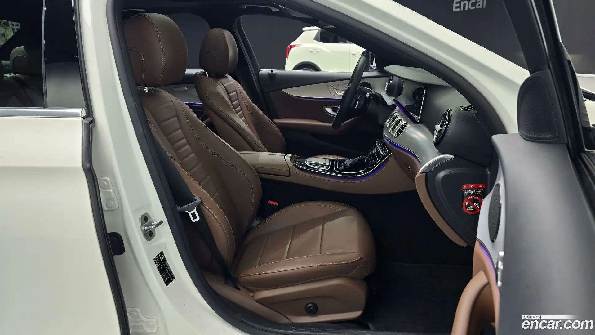 E-Class Mercedes-Benz 2021.7-INNER-010