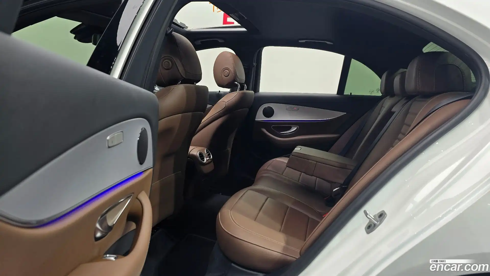 E-Class Mercedes-Benz 2021.7-OPTION-016