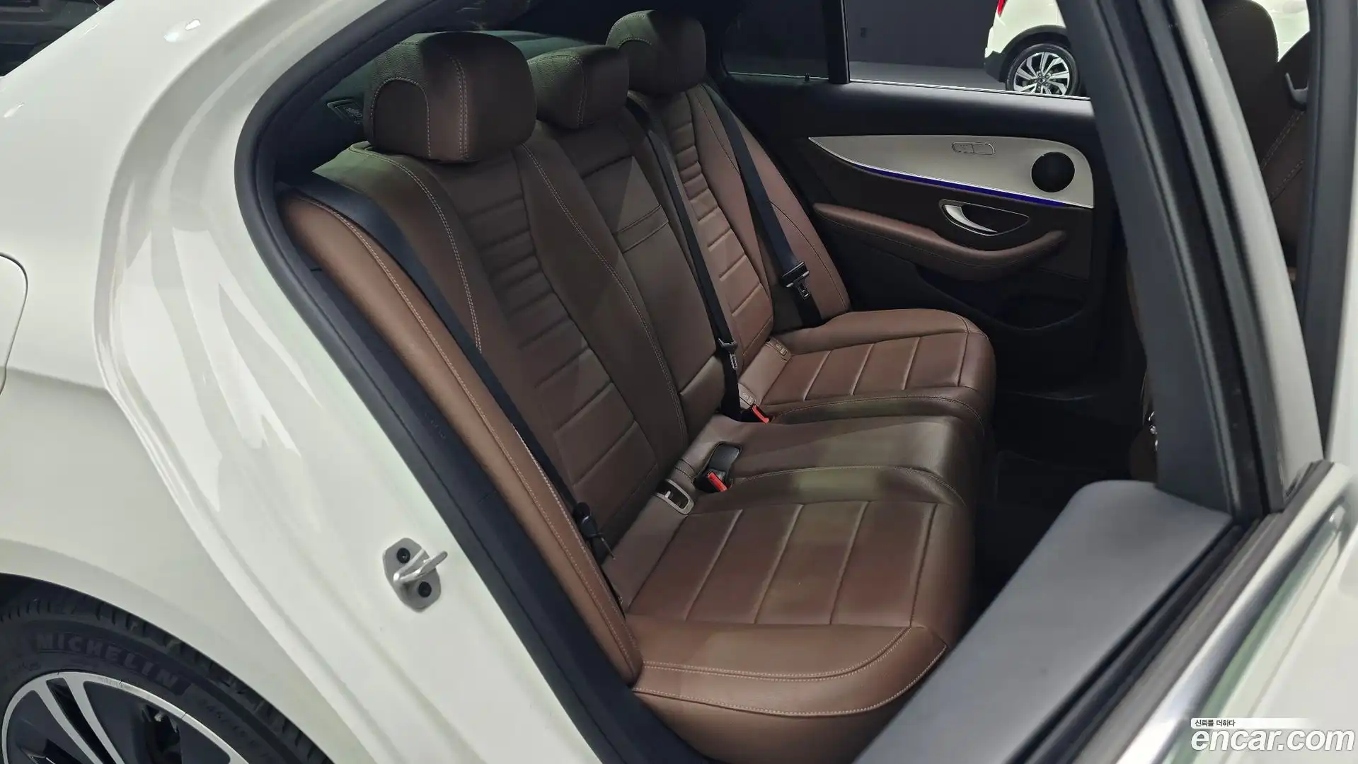 E-Class Mercedes-Benz 2021.7-INNER-036