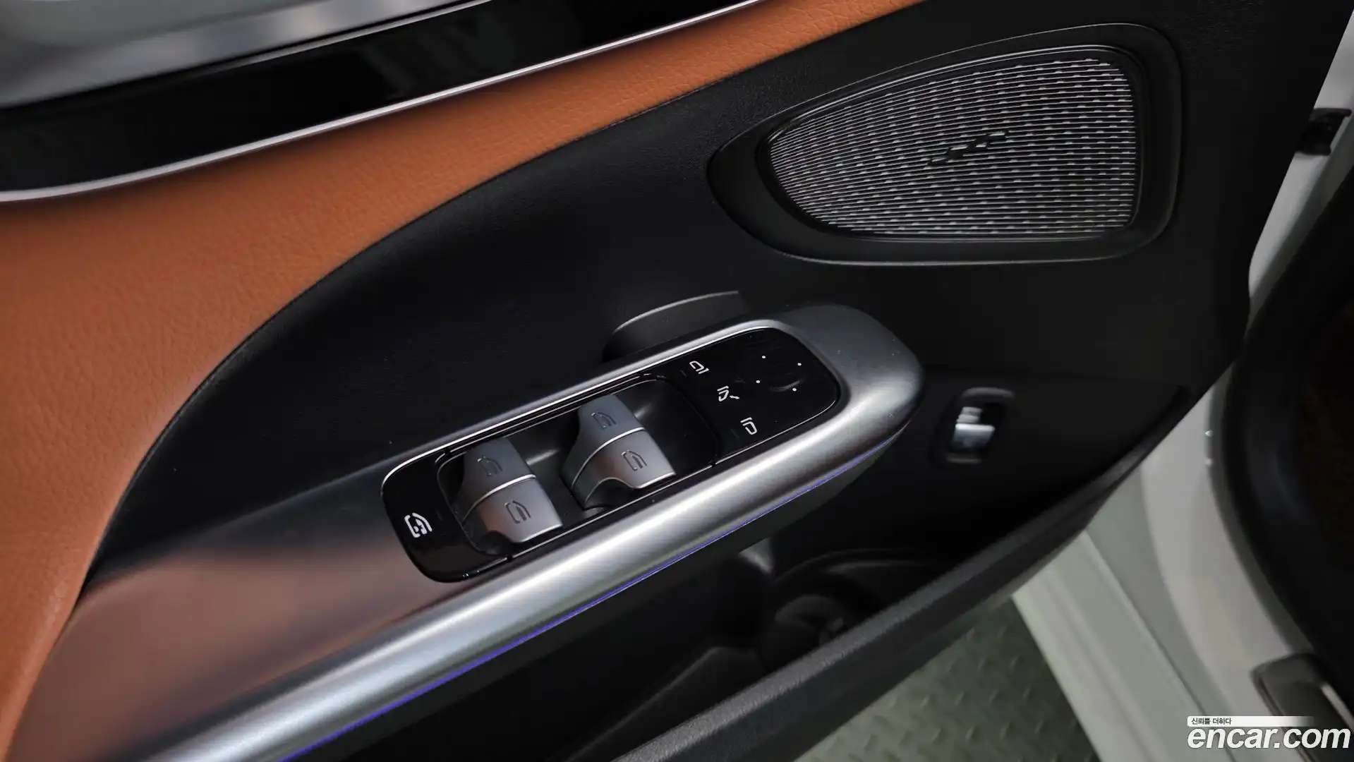 C-Class Mercedes-Benz 2022.10-OPTION-041