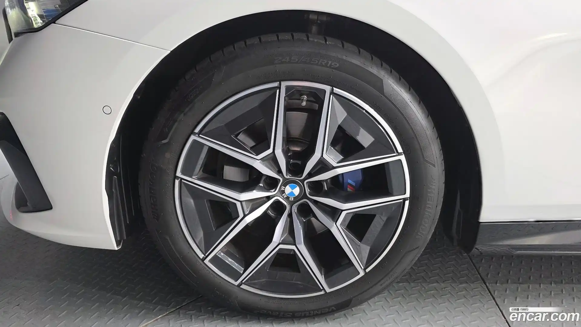 5-Series BMW 2025.6-OUTER-005