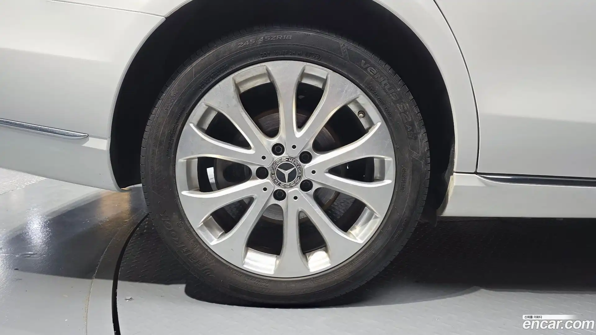 E-Class Mercedes-Benz 2018.6-OUTER-005