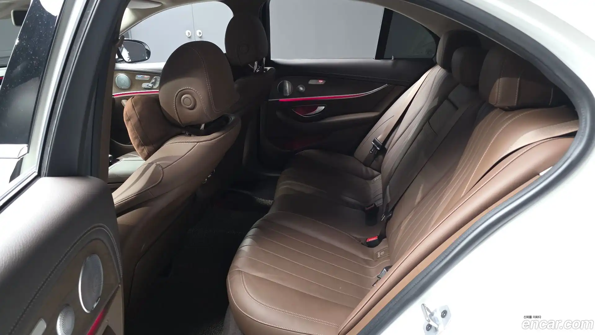 E-Class Mercedes-Benz 2018.6-OPTION-015