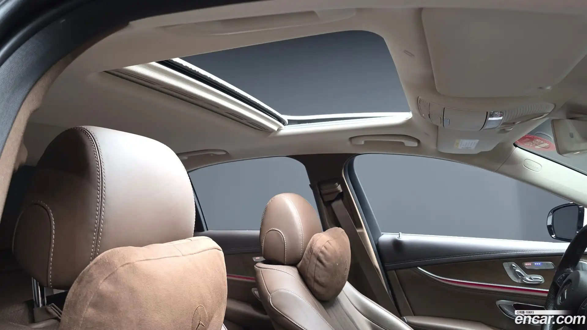 E-Class Mercedes-Benz 2018.6-OPTION-024