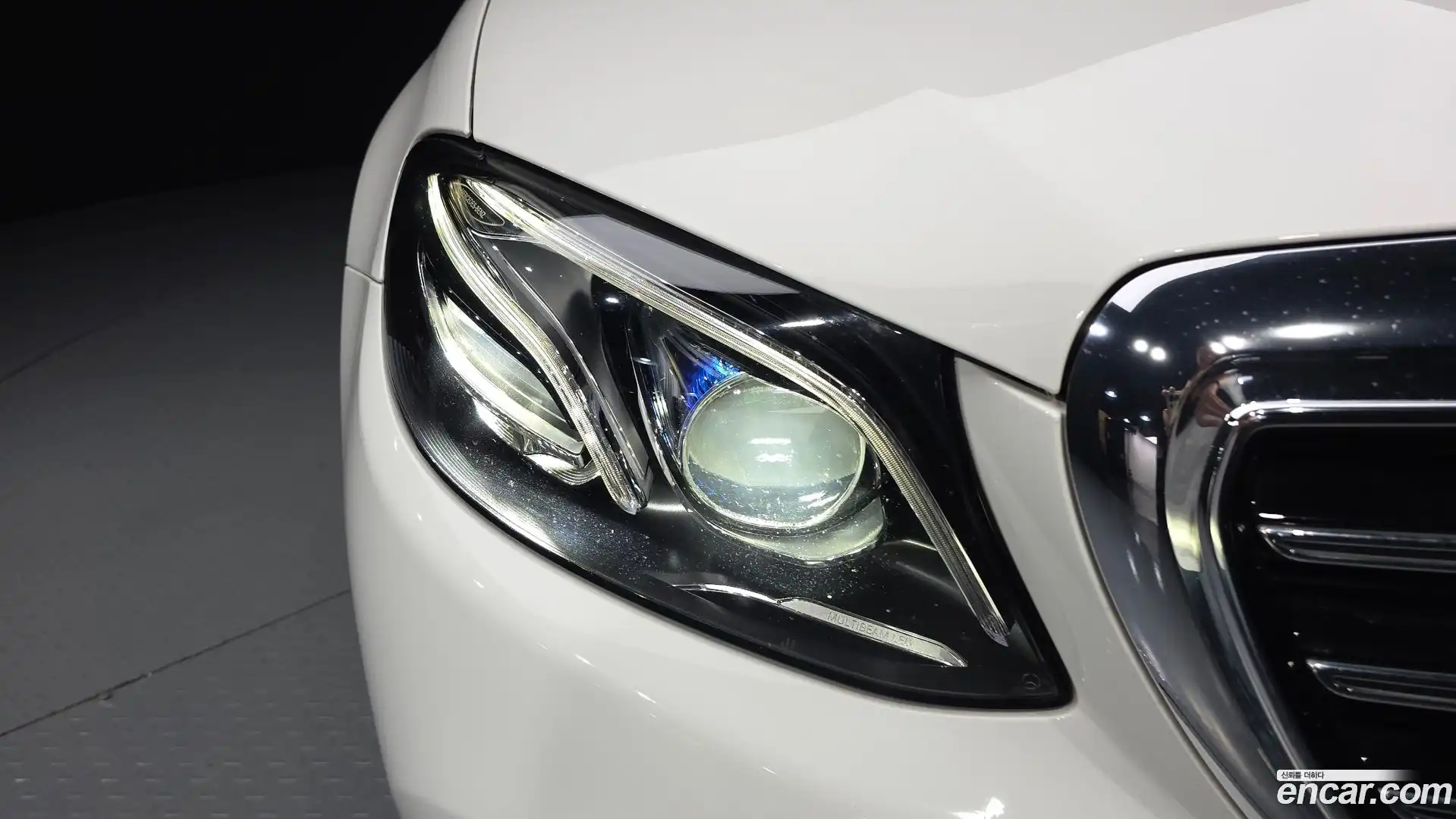E-Class Mercedes-Benz 2018.6-OUTER-032