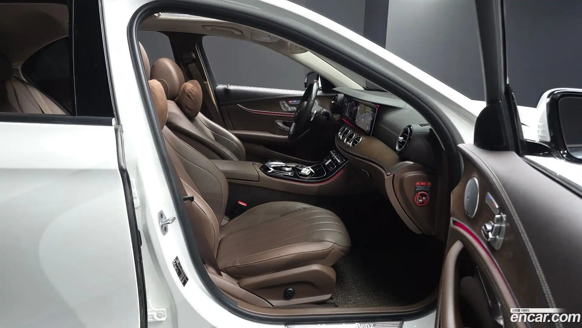 E-Class Mercedes-Benz 2018.6-INNER-036