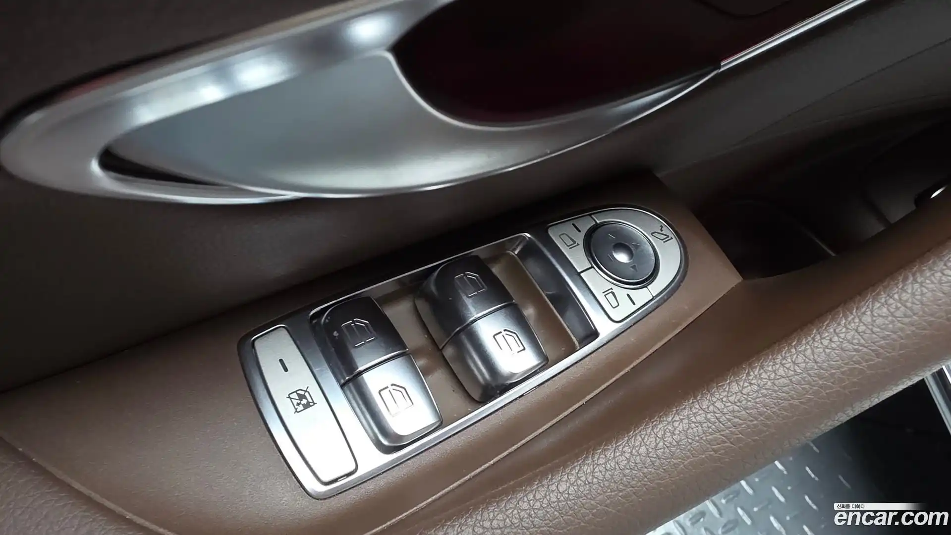 E-Class Mercedes-Benz 2018.6-OPTION-043