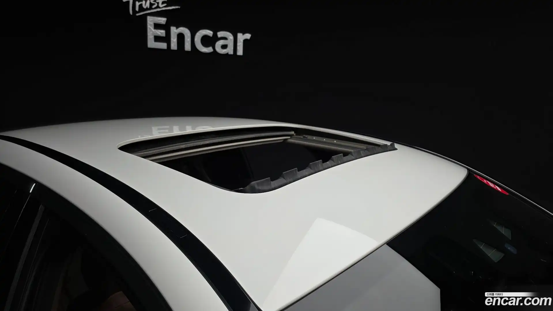 E-Class Mercedes-Benz 2018.6-OPTION-049