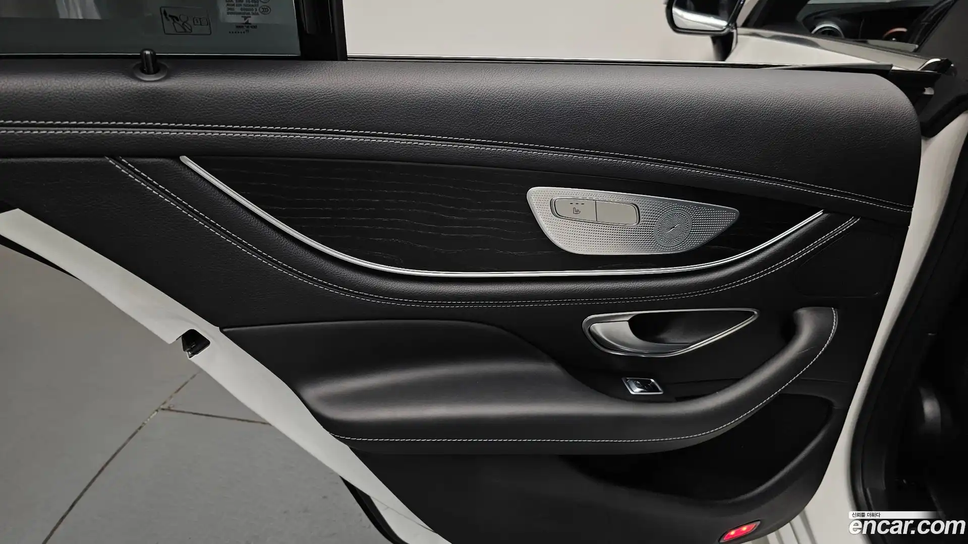 CLS-Class Mercedes-Benz 2022.2-INNER-035