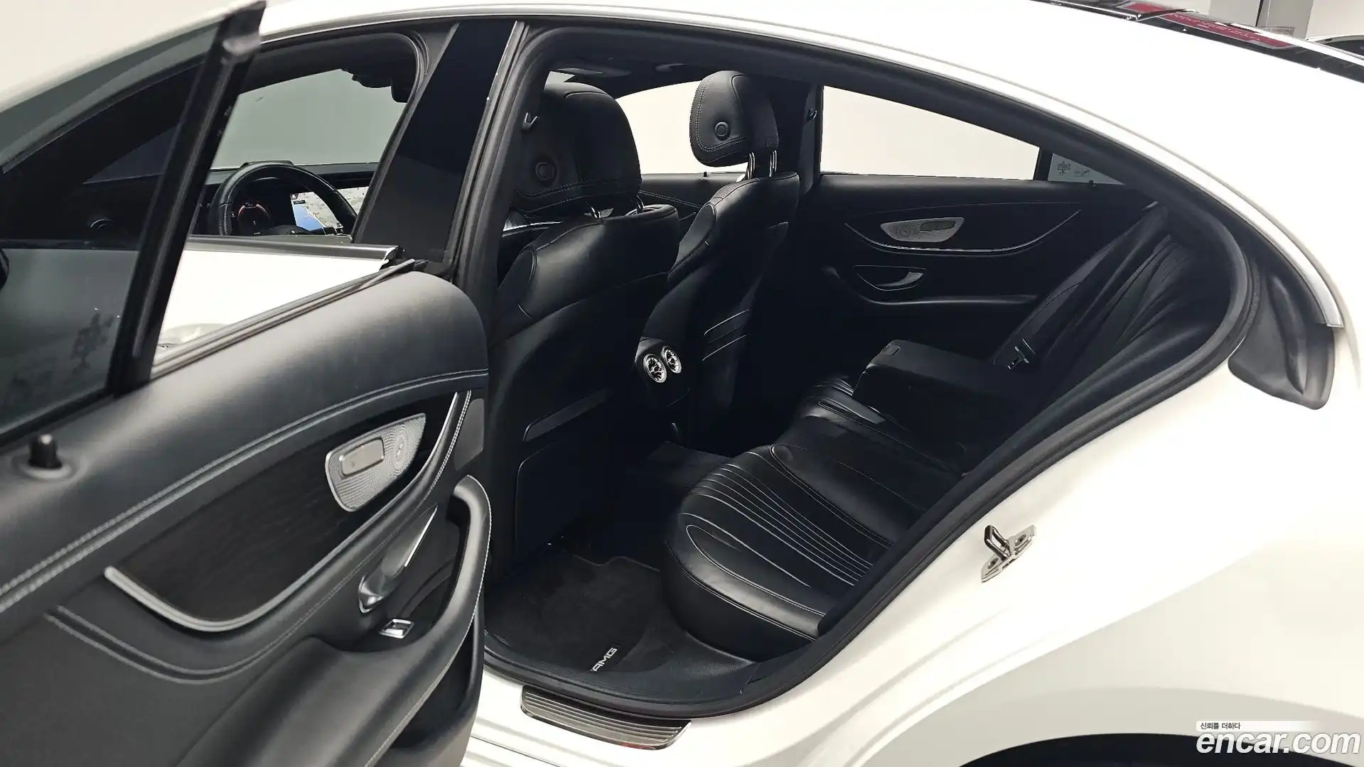 CLS-Class Mercedes-Benz 2022.2-INNER-036