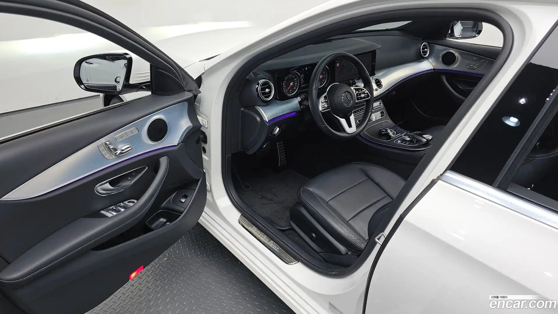 E-Class Mercedes-Benz 2020.5-INNER-010