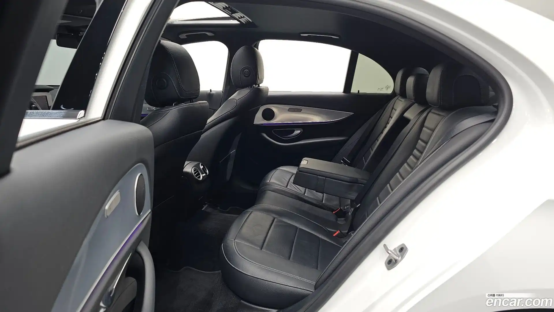 E-Class Mercedes-Benz 2020.5-OPTION-015