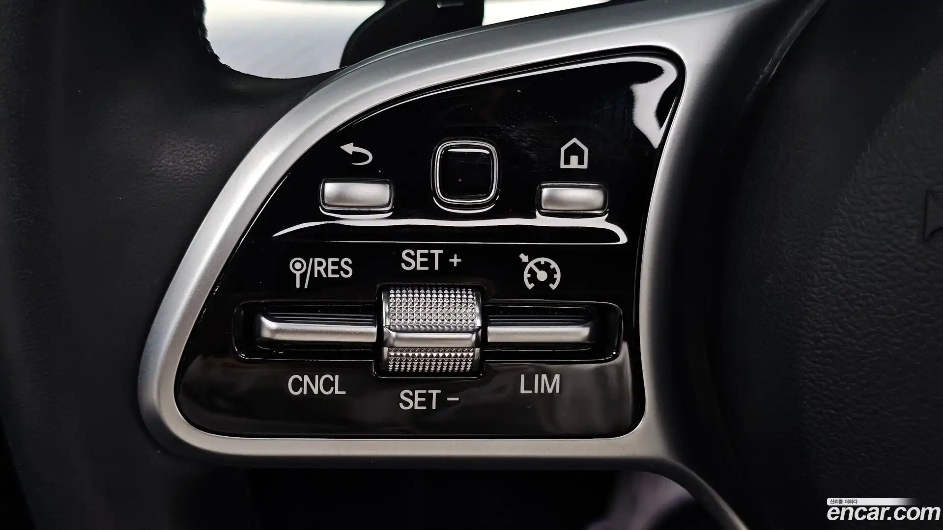 E-Class Mercedes-Benz 2020.5-OPTION-017