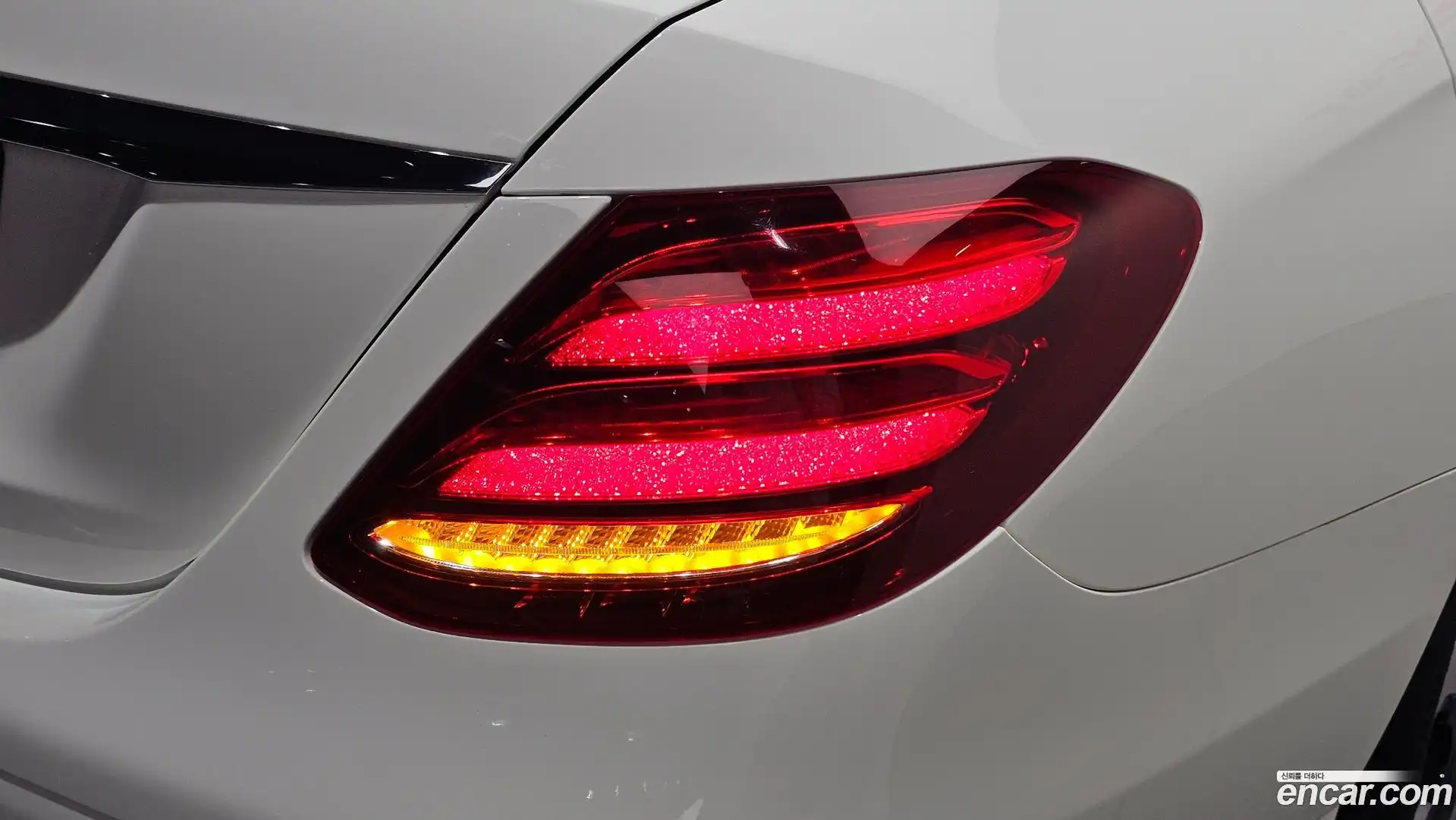 E-Class Mercedes-Benz 2020.5-OUTER-033