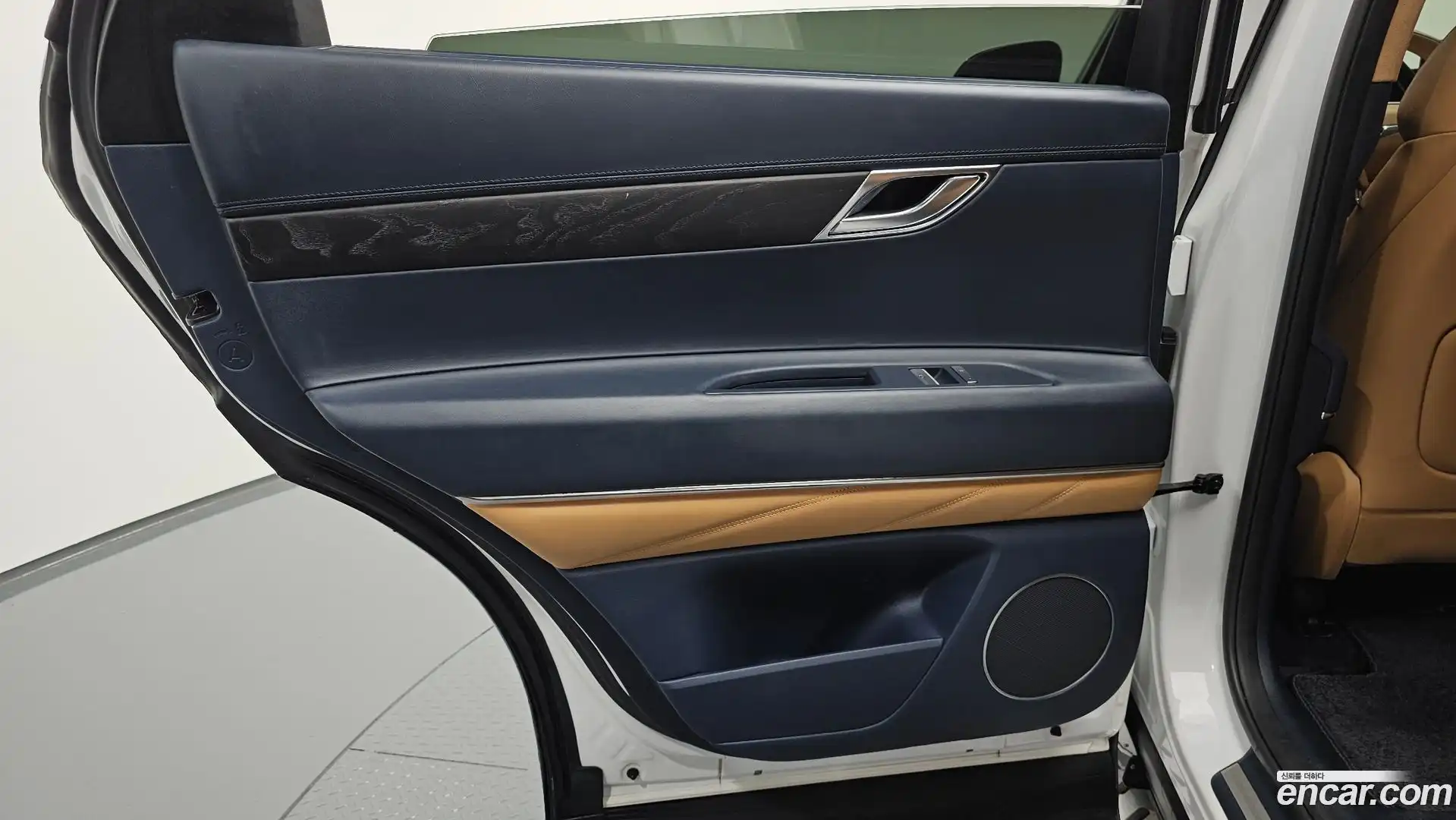GV80 Genesis 2021.2-INNER-035
