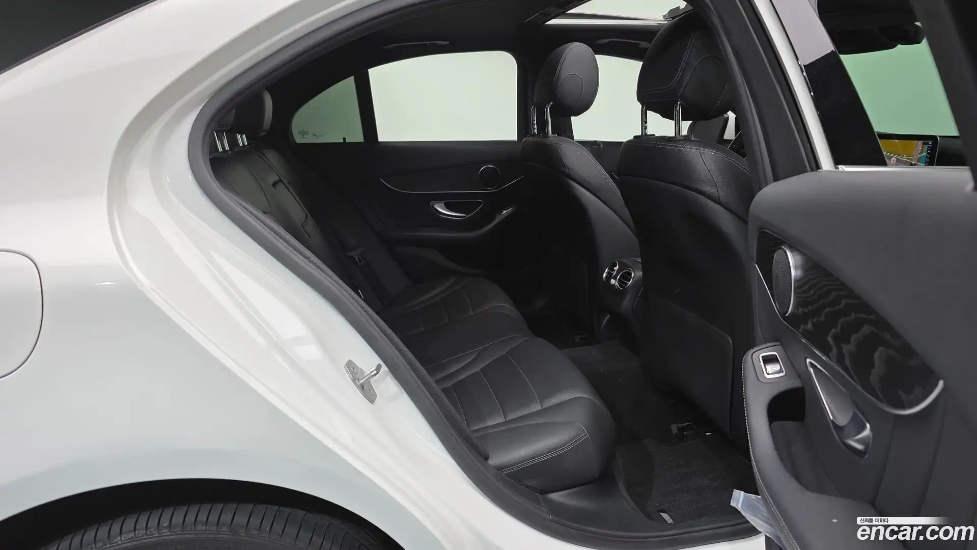 C-Class Mercedes-Benz 2019.4-OPTION-015