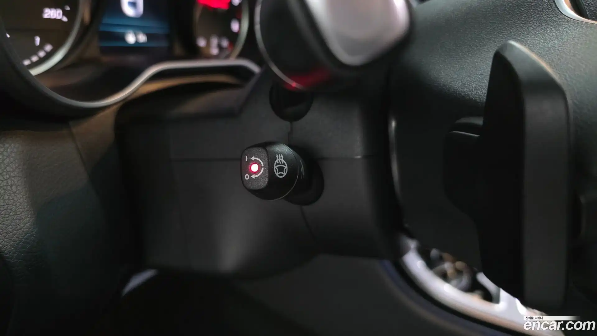 C-Class Mercedes-Benz 2019.4-OPTION-021