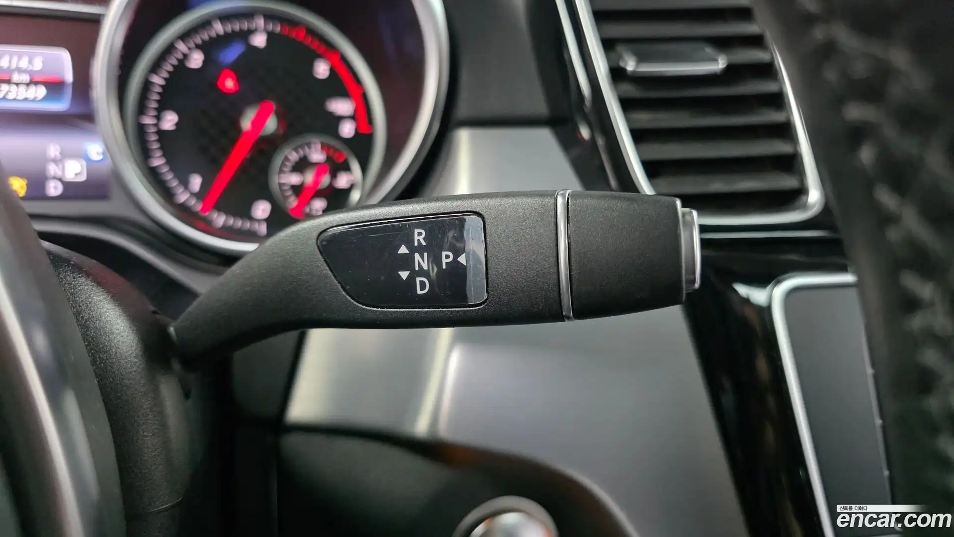 GLE-Class Mercedes-Benz 2018.9-INNER-009