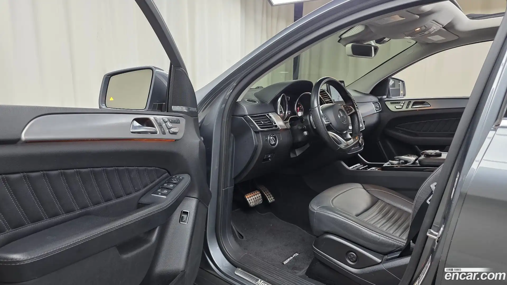 GLE-Class Mercedes-Benz 2018.9-INNER-010