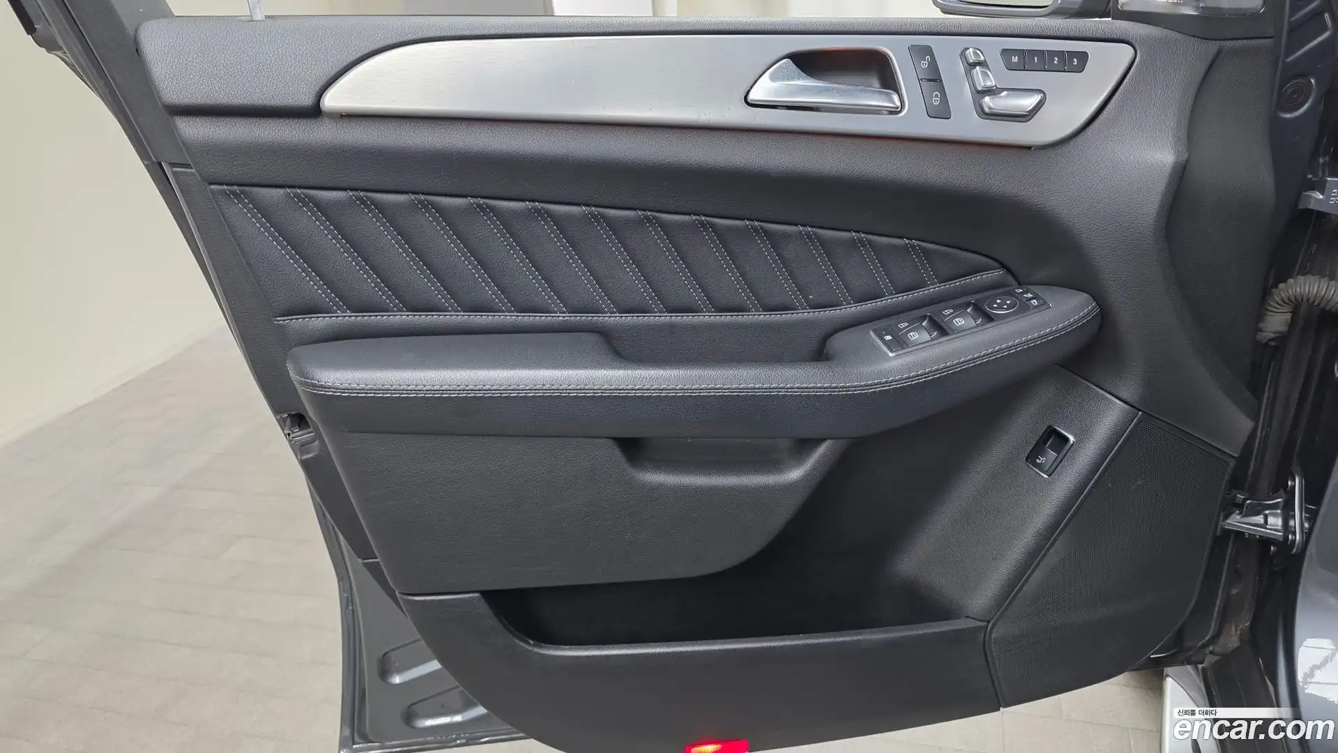 GLE-Class Mercedes-Benz 2018.9-INNER-034
