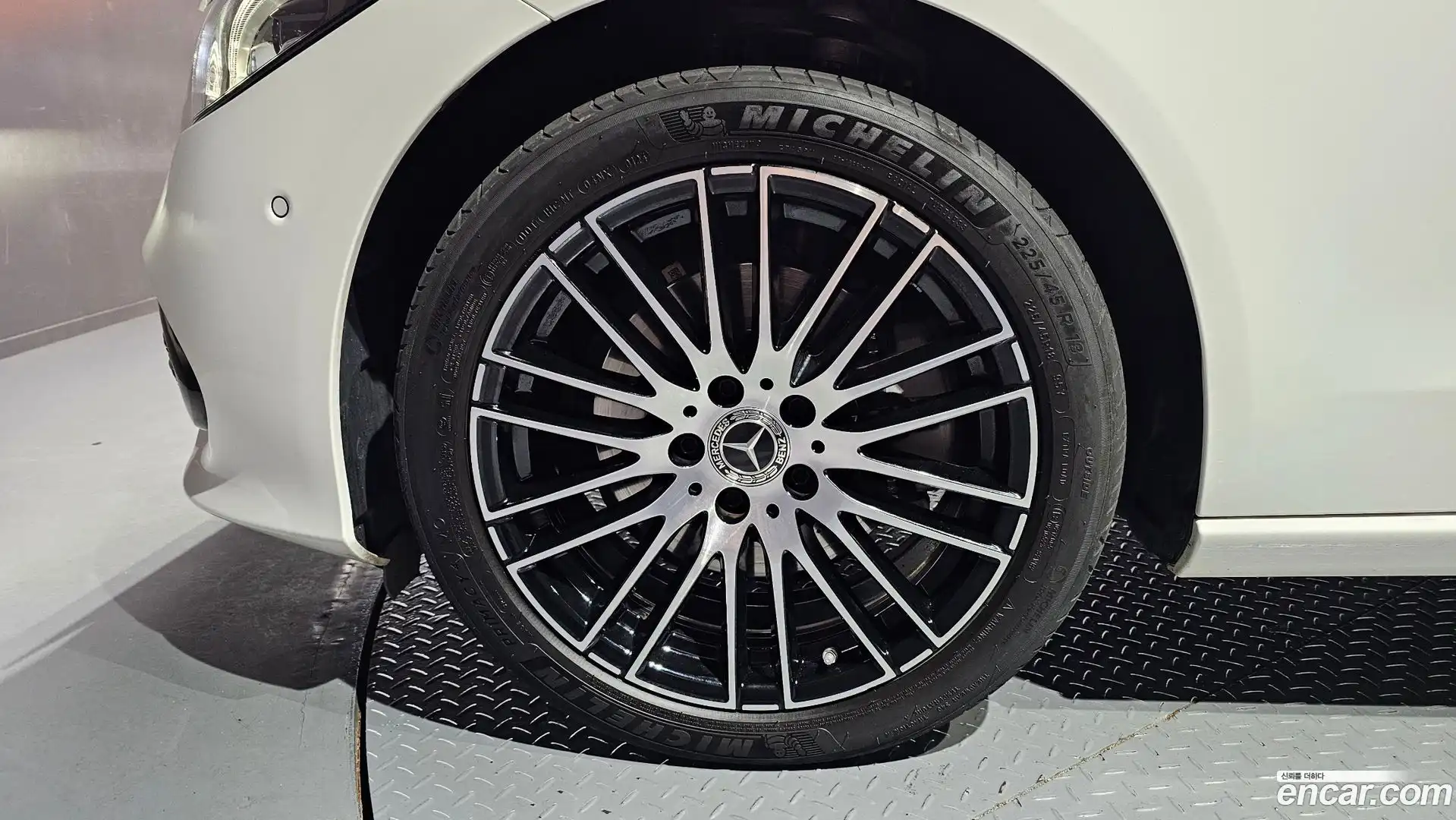 C-Class Mercedes-Benz 2024.7-OUTER-005