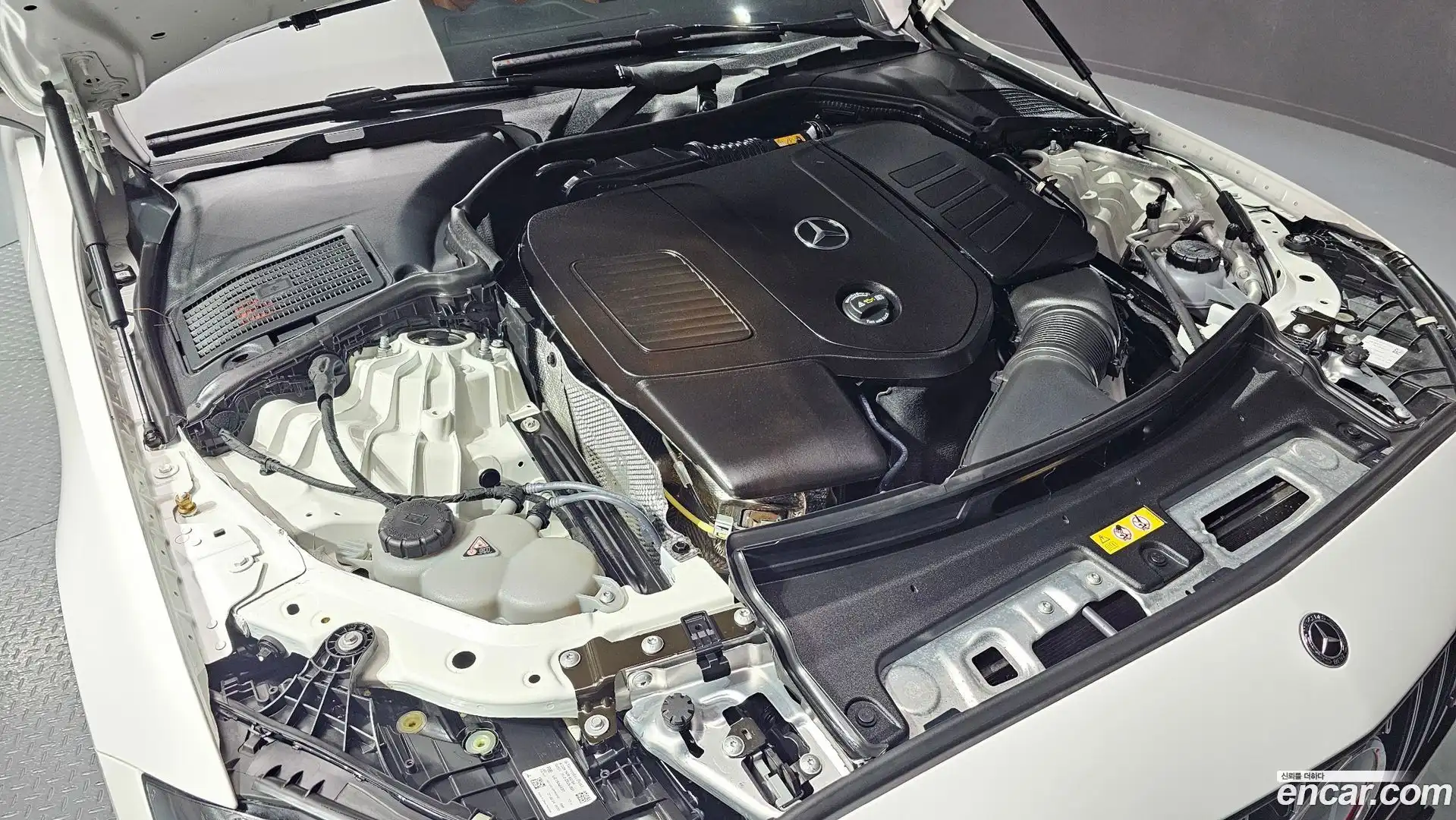 C-Class Mercedes-Benz 2024.7-OUTER-006
