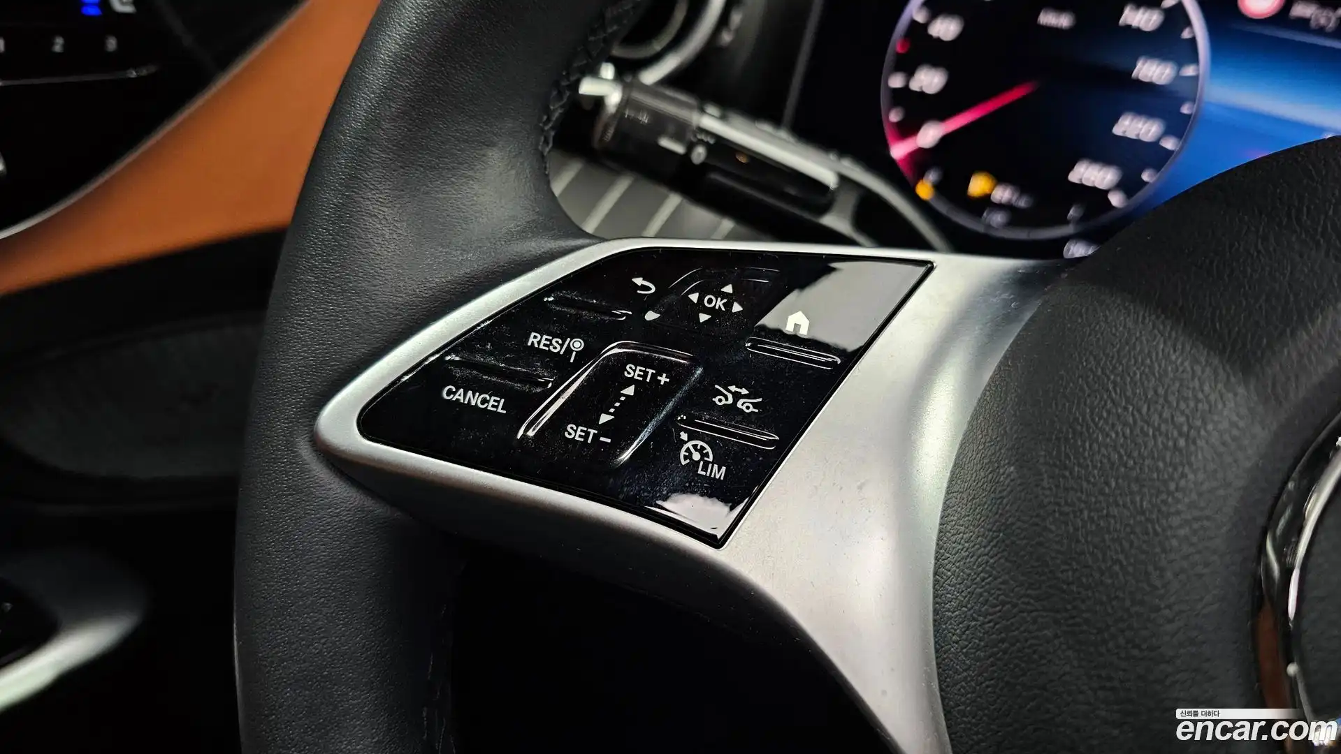 C-Class Mercedes-Benz 2024.7-OPTION-020