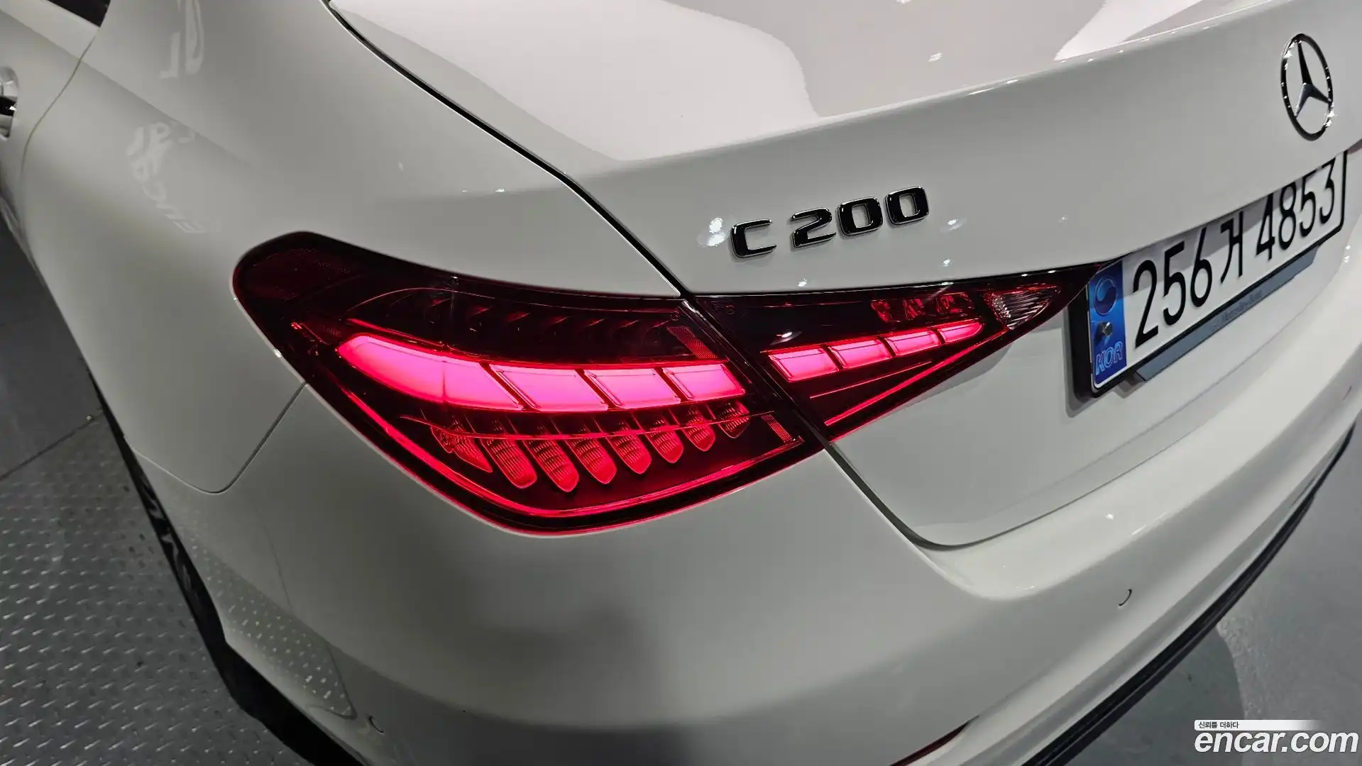 C-Class Mercedes-Benz 2024.7-OUTER-033