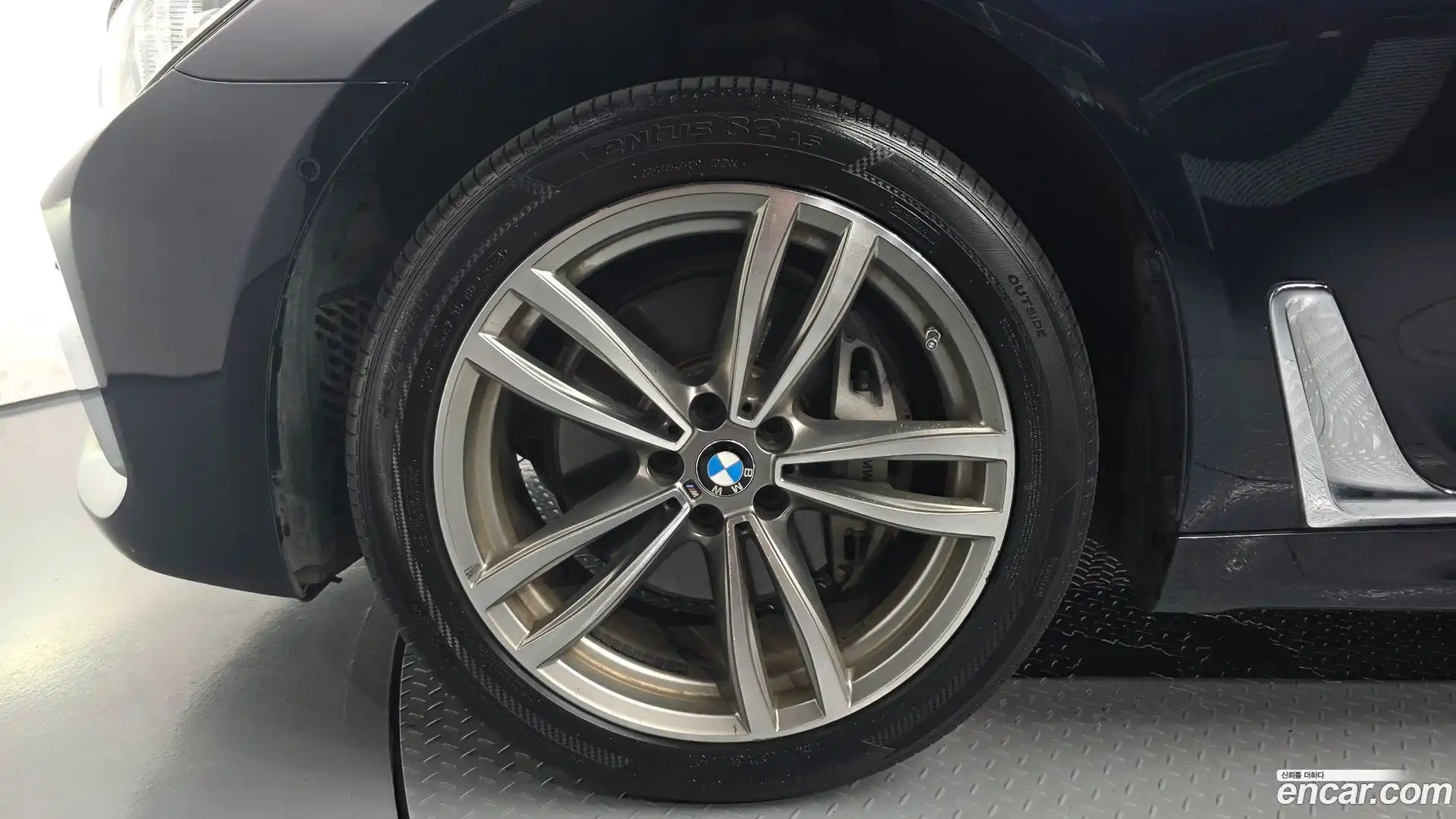7-Series BMW 2017.7-OUTER-005