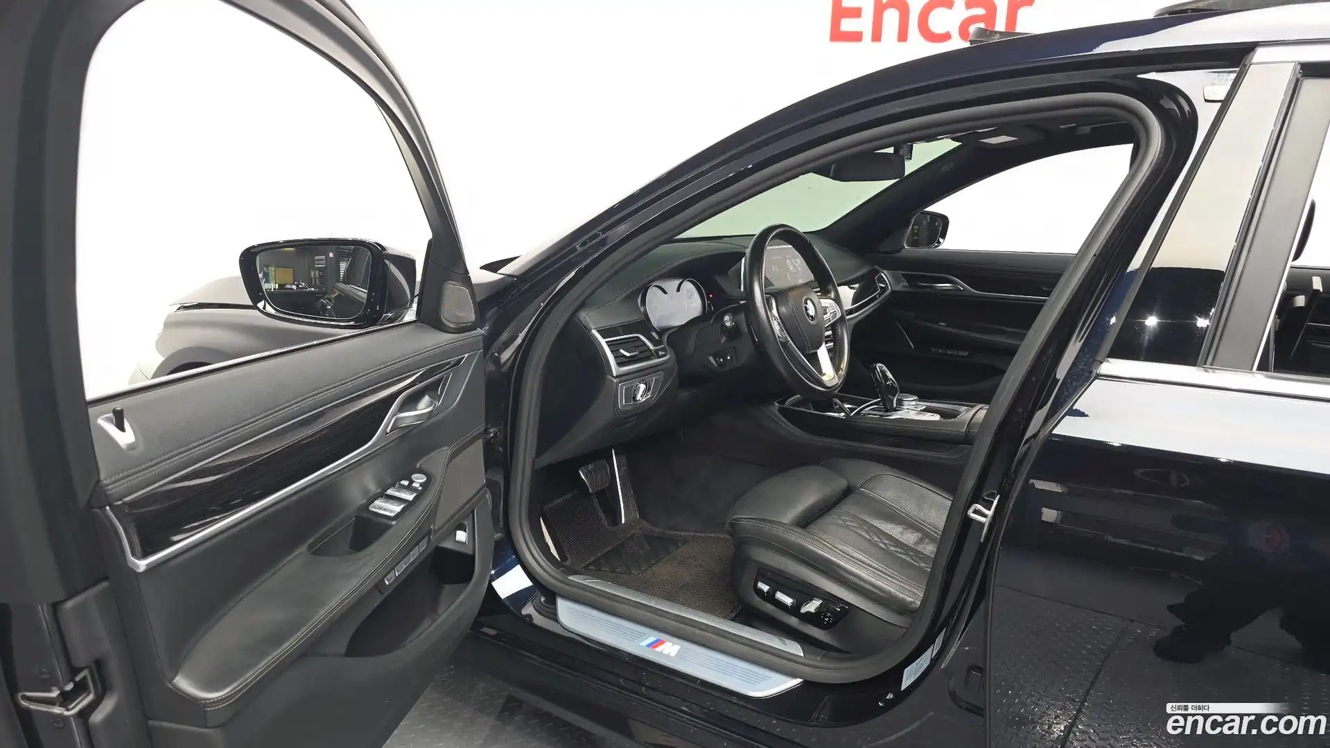 7-Series BMW 2017.7-INNER-010