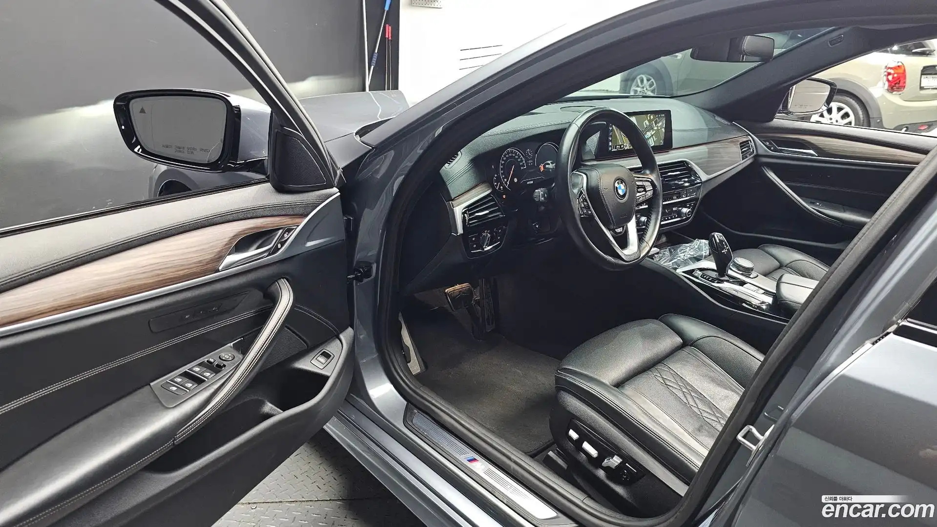 5-Series BMW 2017.3-INNER-010