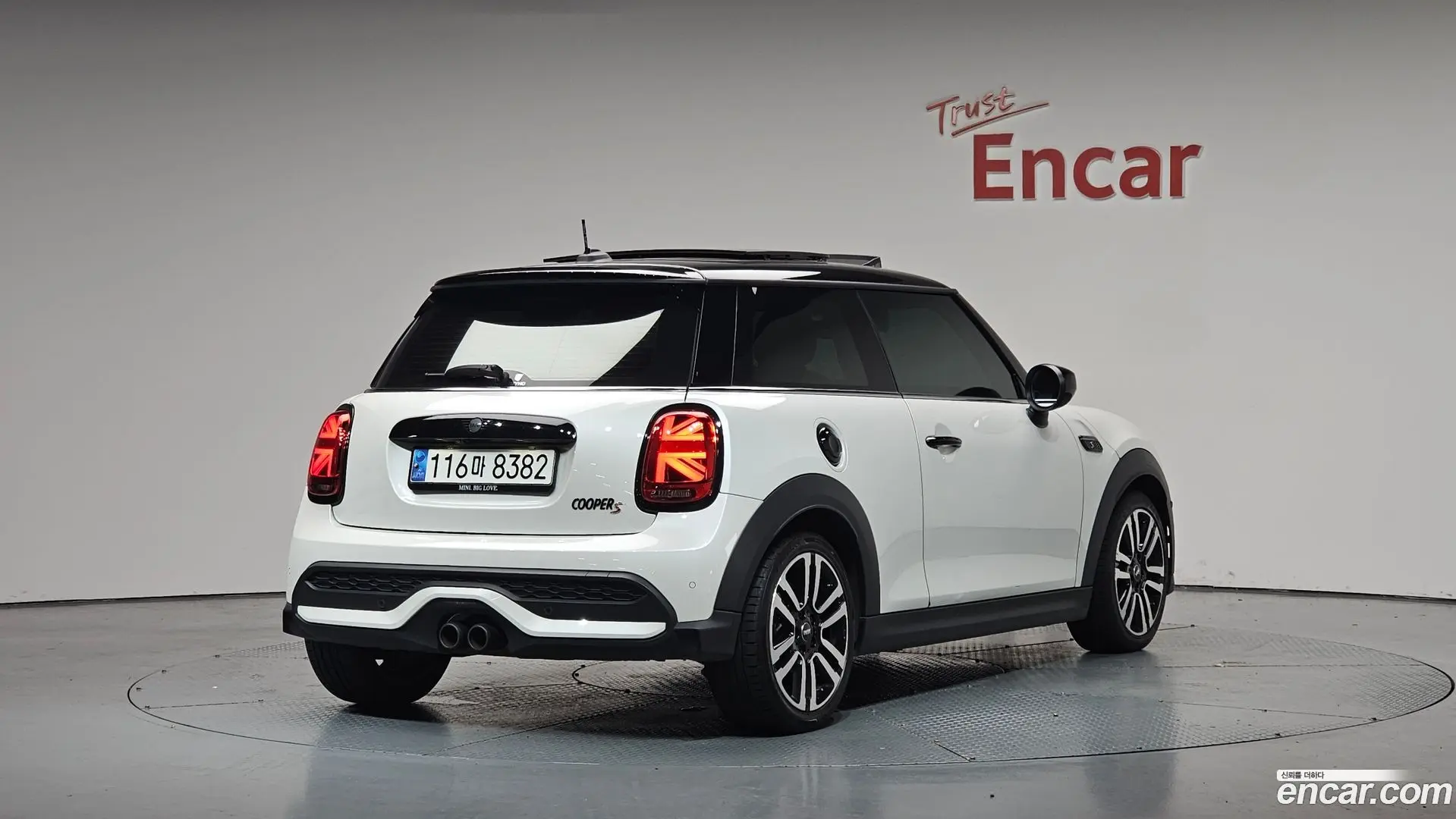 Main__Slider__Photo:Cooper Mini 2023.5-1