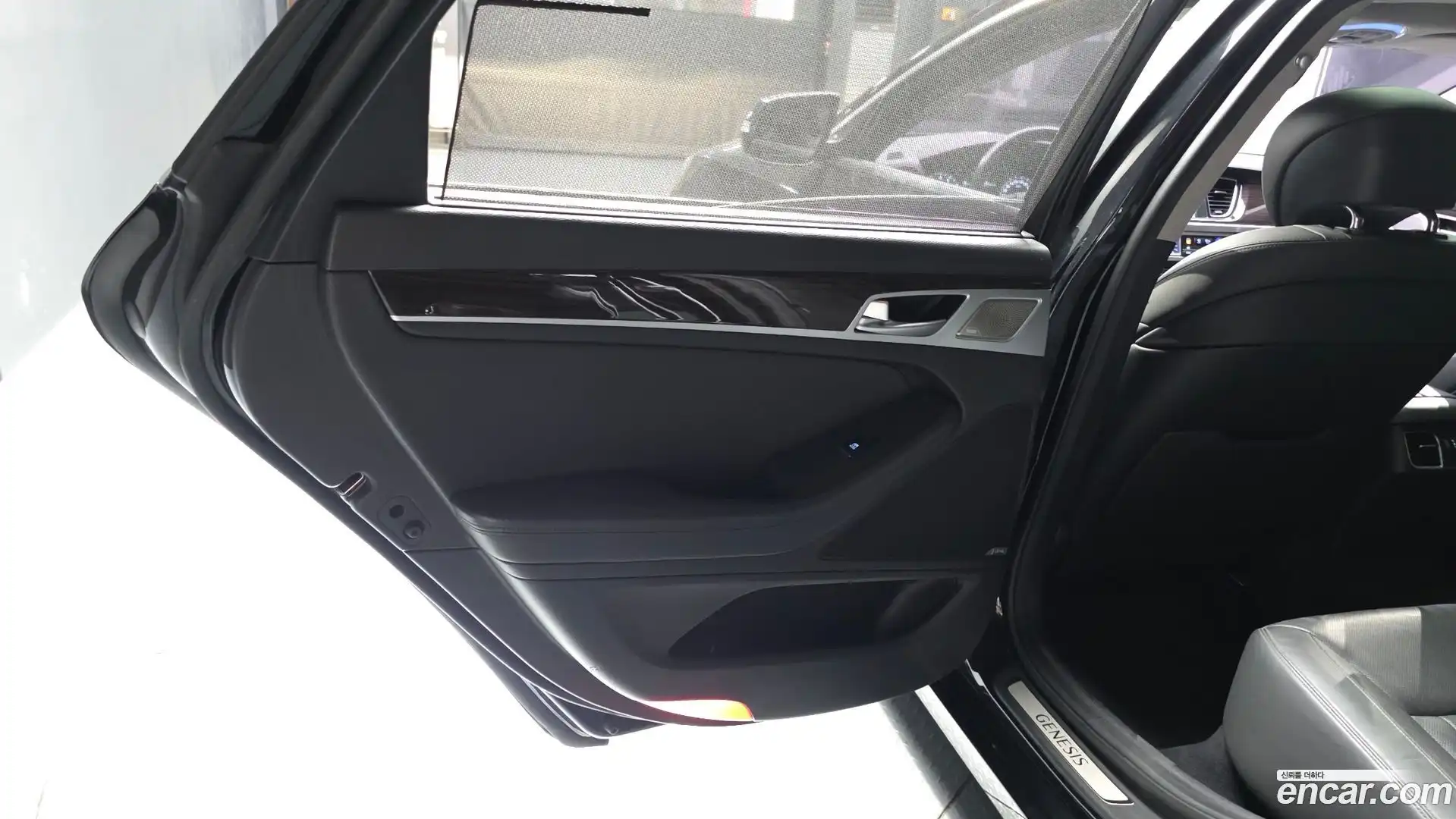 G80 Genesis 2016.8-INNER-035